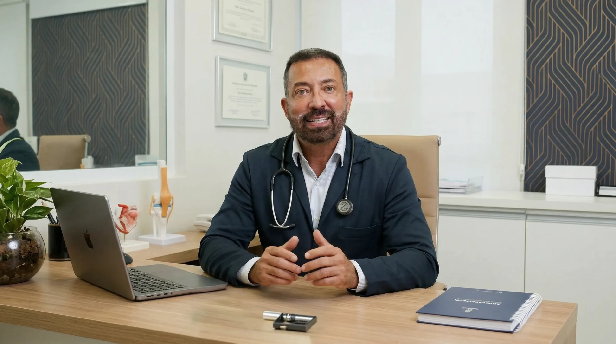 Dr. Luciano Esteves